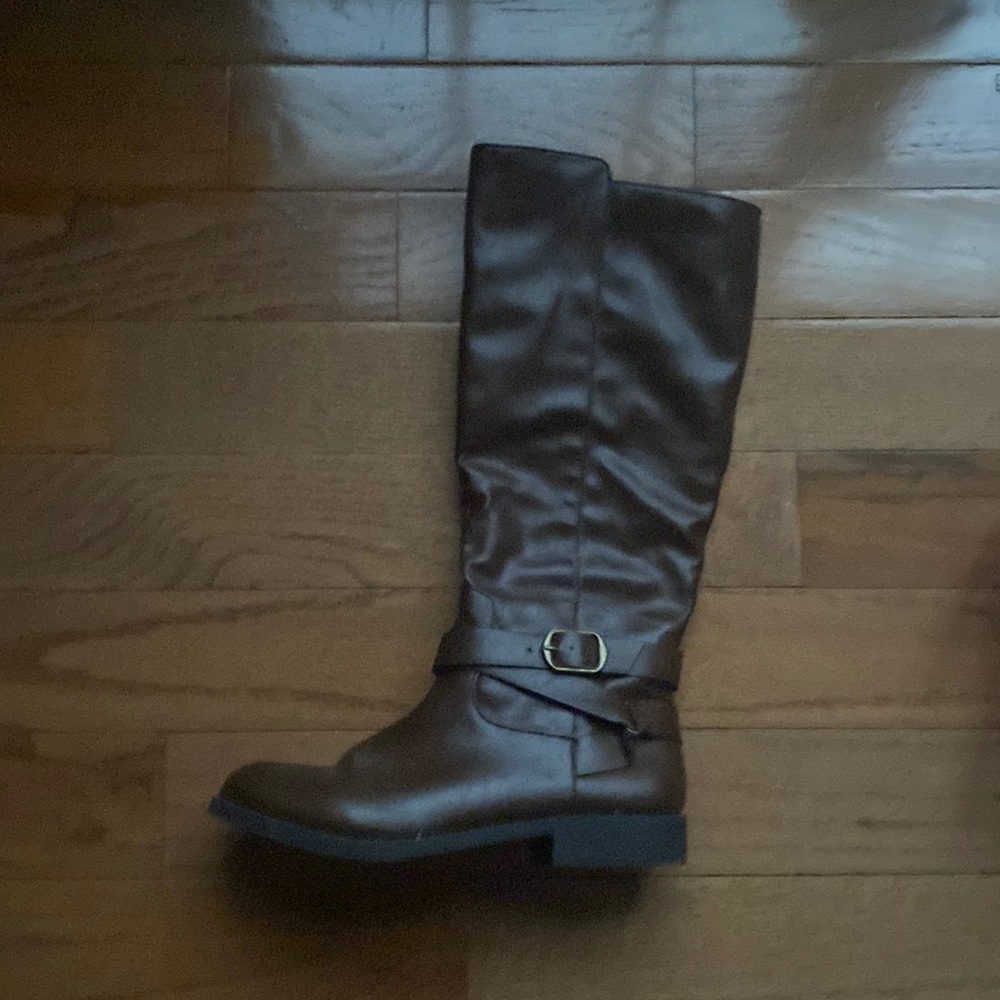 Brown calf boots